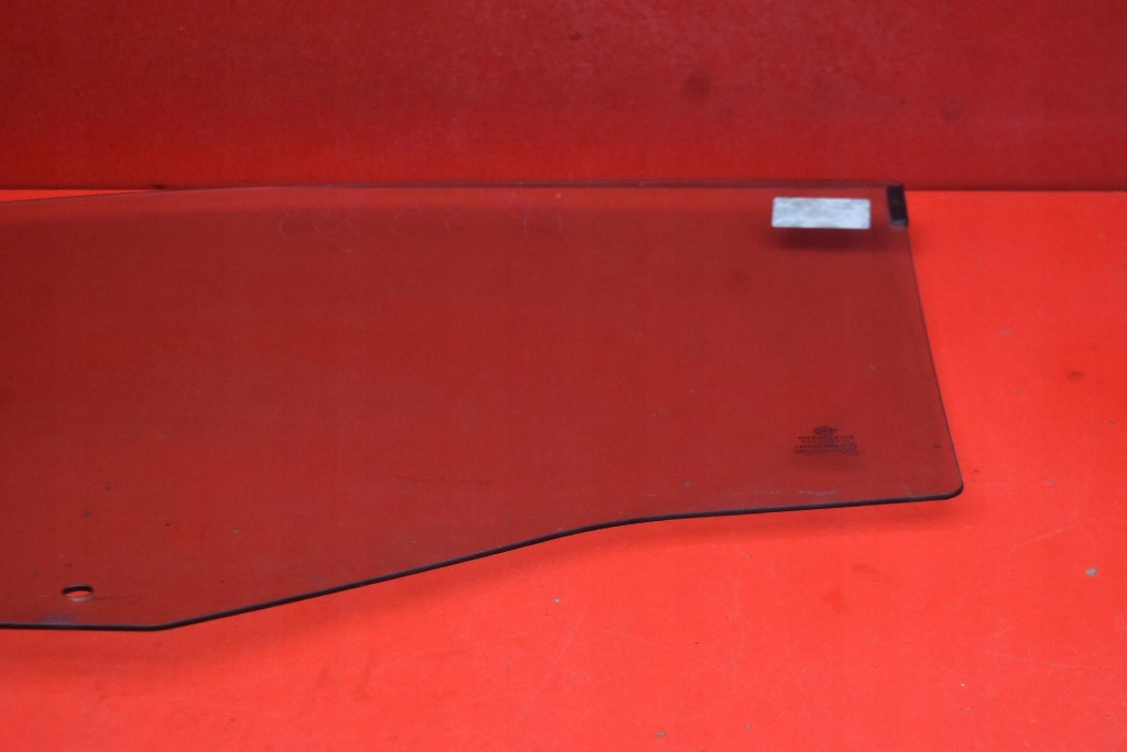 Стекло боковое  правый  перед передняя fiat 500 2 2 3d hb 08-15 Недорого