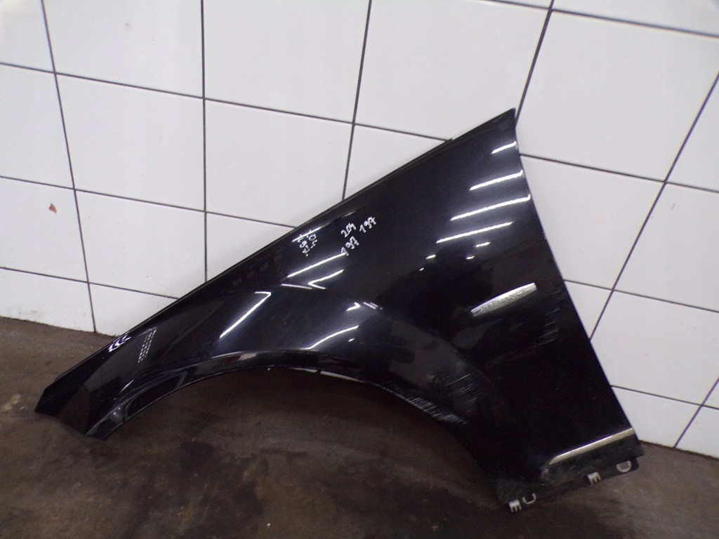 фото №1, Крила лівий перед mercedes w204 lak 197