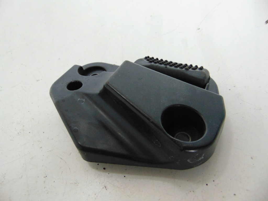 фото №1, Правый отбойник крышки багажника peugeot 308 cc