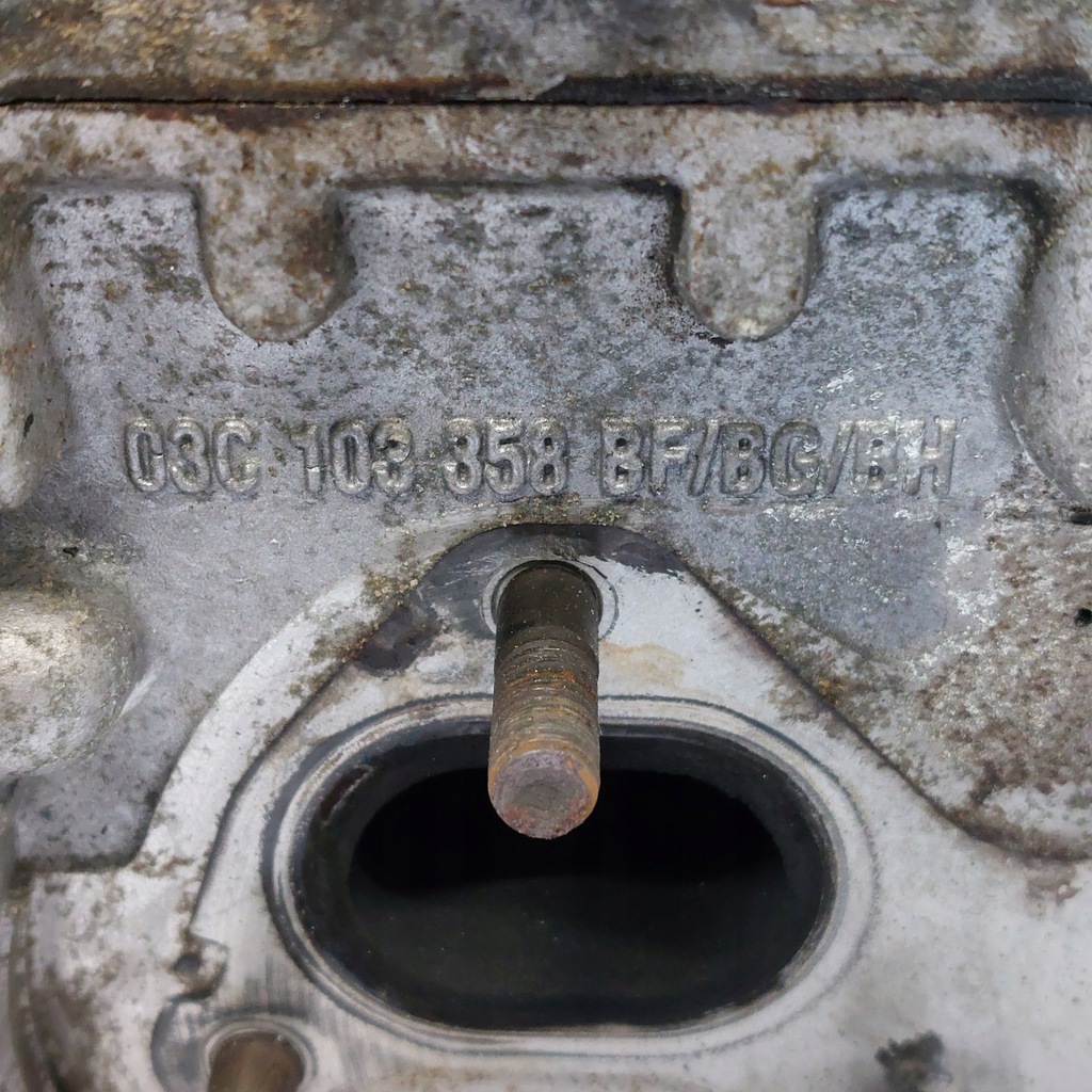 фото №13, Skoda rapid 1,4 tsi головка двигателя валы защита распределительного вала 03c103358bf