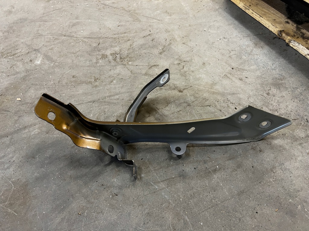 фото №3, Кронштейн кронштейн крила перед лівий renault megane iv