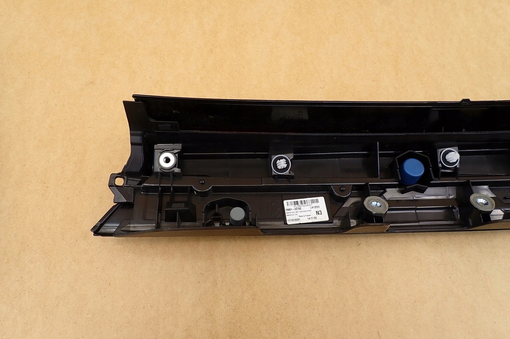 фото №11, Toyota yaris cross 21 задня накладка лампа молдинг кришки багажника 76801-0d760