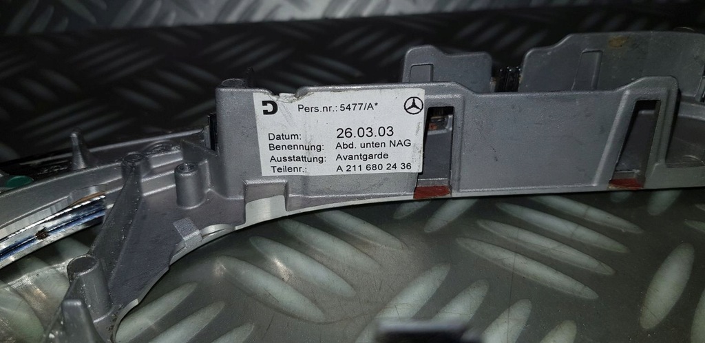 фото №10, Mercedes w211 рамка домкрата передач панель dekor 03r