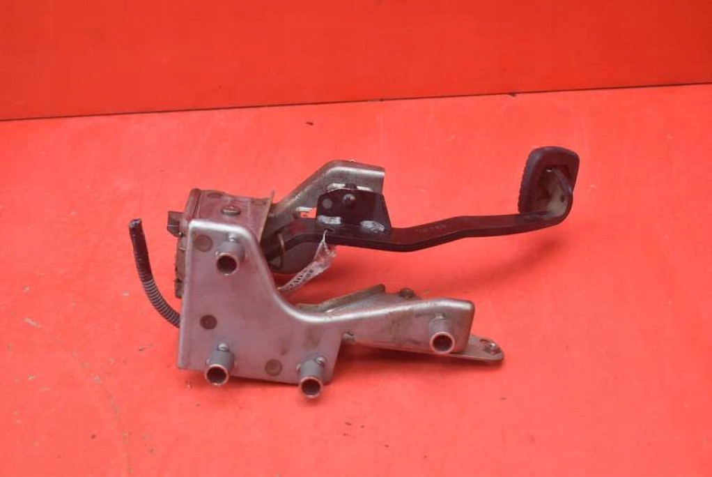 фото №5, Педаль педали сцепление nissan tiida 1 i 04-08