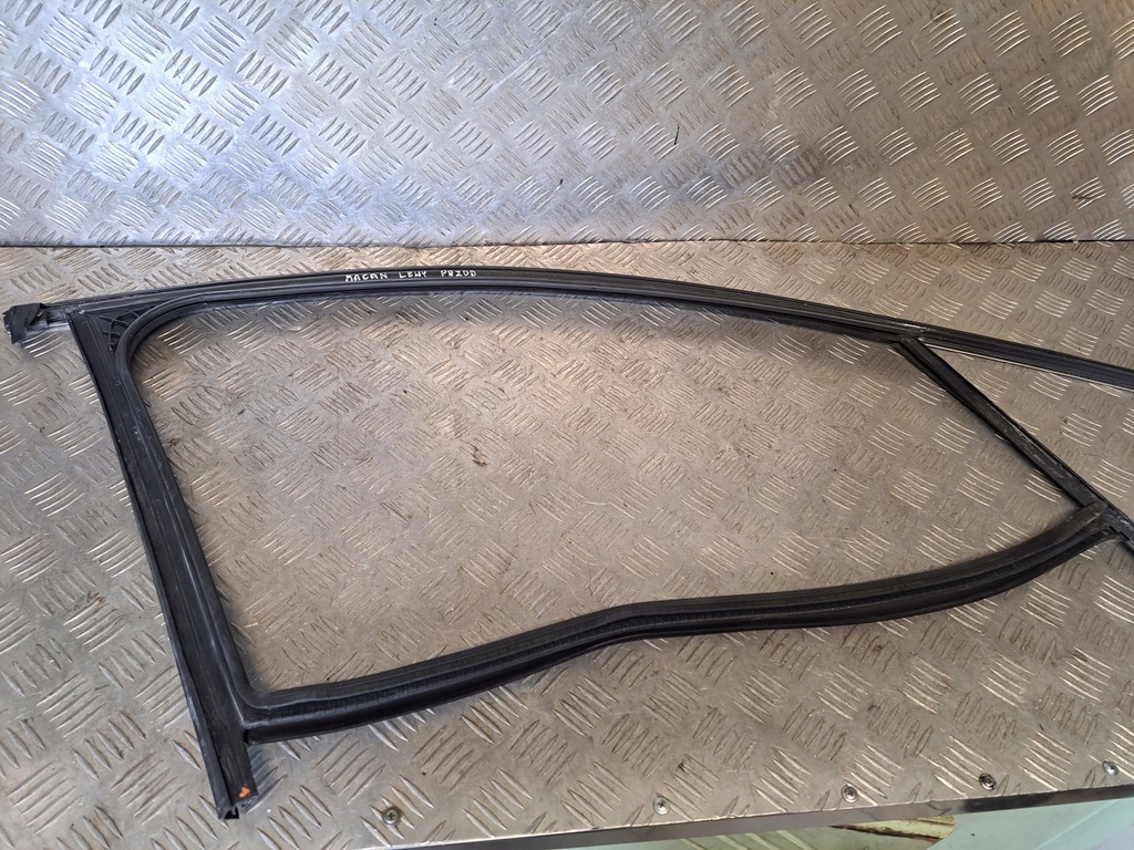 фото №7, Porsche macan 2017 r прокладка дверь левый перед