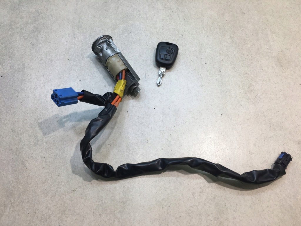 фото №1, Замок зажигания ключ peugeot 206 1.9 d