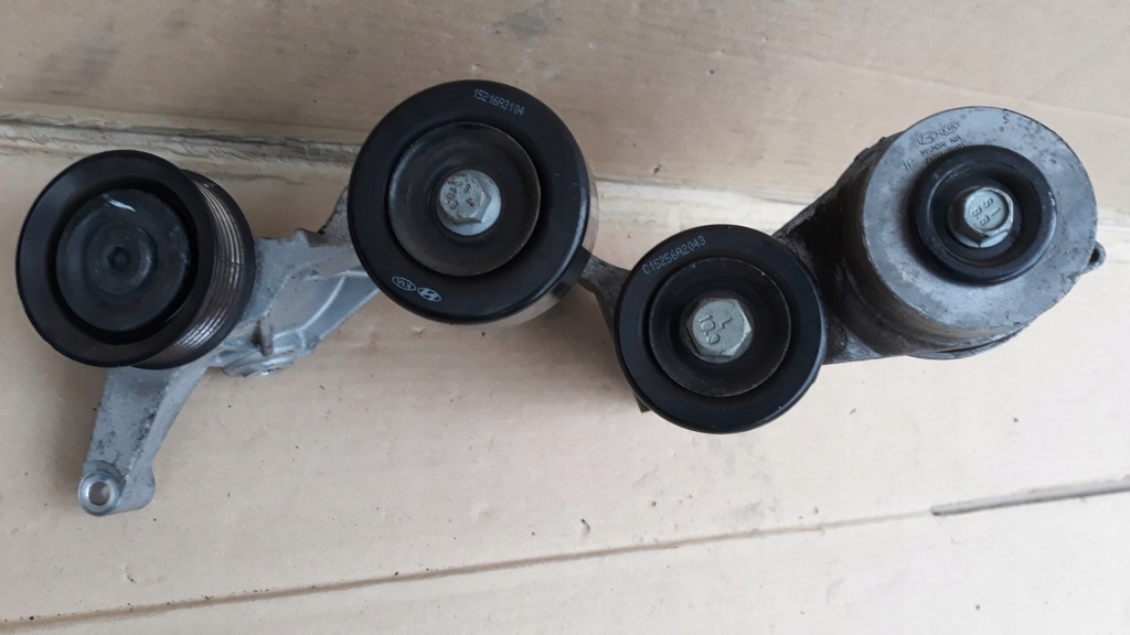 фото №4, Hyundai tucson ii iii 16r 2.0 crdi кронштейн генератора натягувач ролики