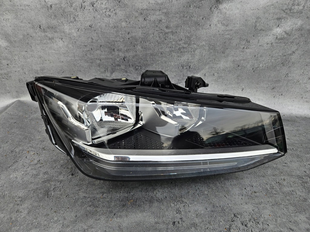 фото №1, Фара лампа audi q2 права idealna звичайна