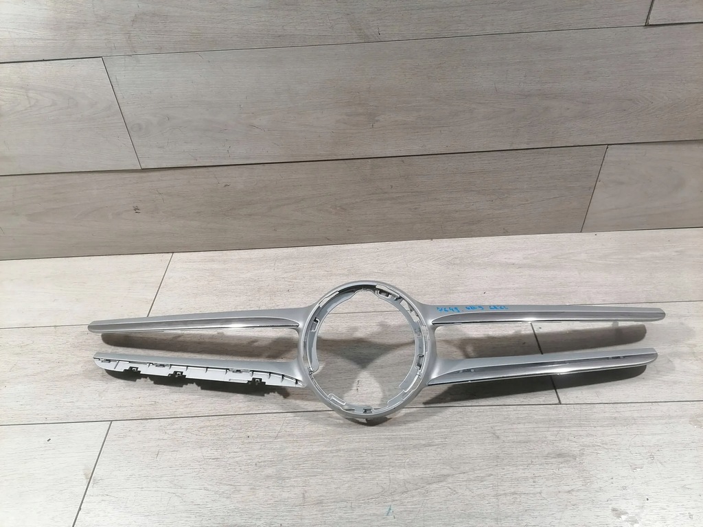 фото №1, Mercedes w205 решётка радиатора решётка радиатора a2058880900