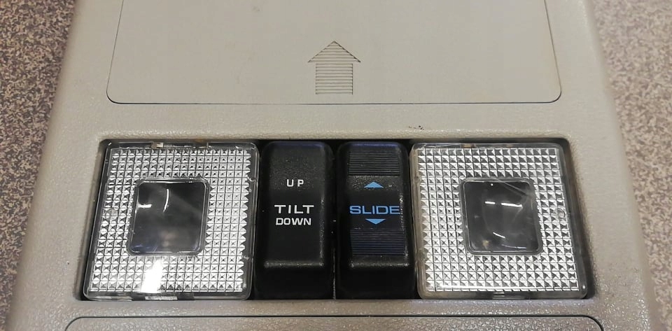 фото №5, Mazda 626 gd лампа освещение кабины nowa oryg