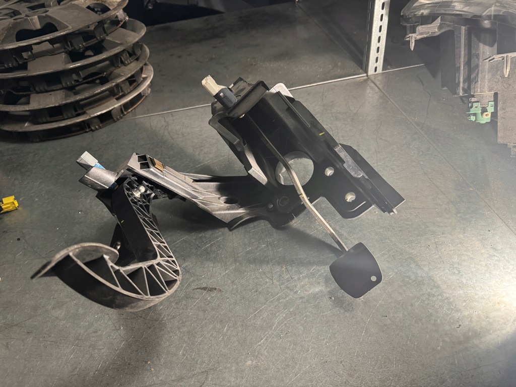 фото №5, Renault master iii iv movano b c nv400 потенціометр педаль газу 180101626r