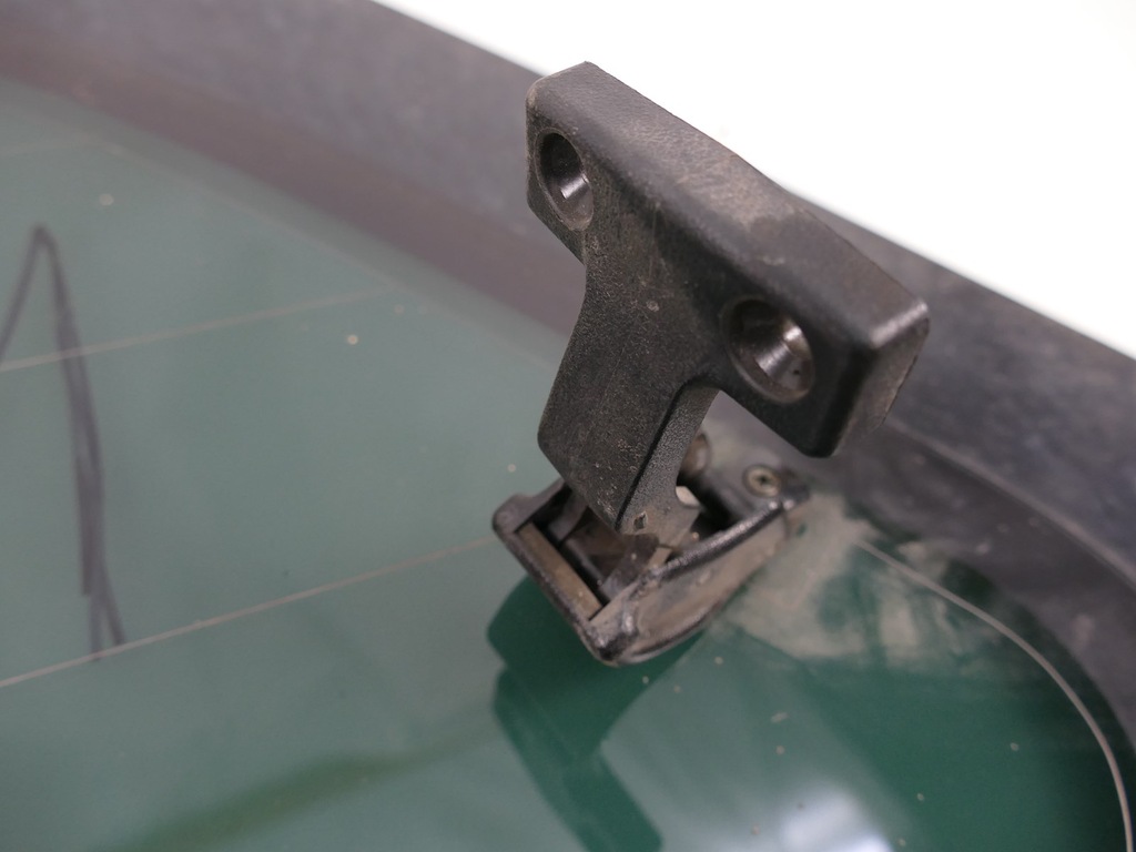 фото №7, Mazda mpv скло кузовна правий задня