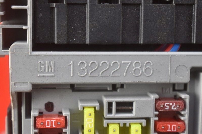 фото №7, Коробка предохранителей bsi 13222786 opel astra 4 iv j 1.7 cdti 110 km 09-12