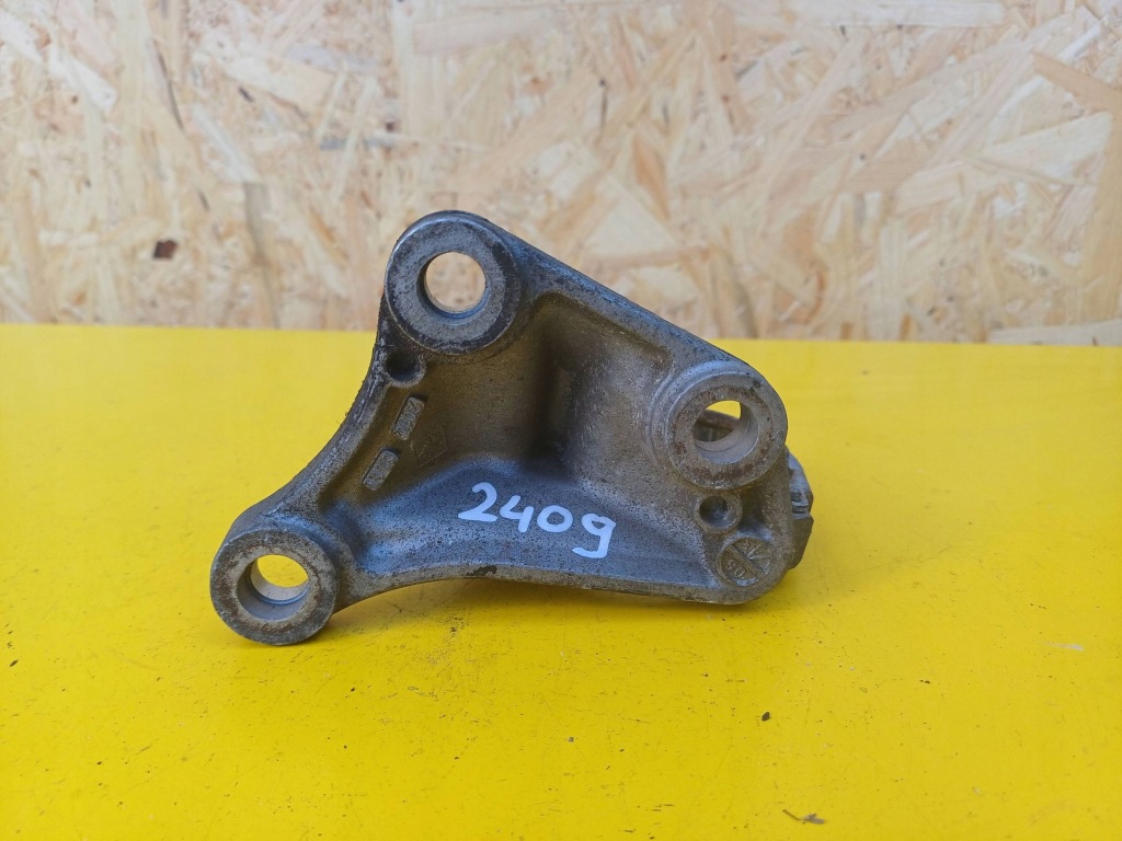 Кронштейн подшипник полуось renault laguna 3 bt0/1 8200833647 2.0l дизель Оригинал