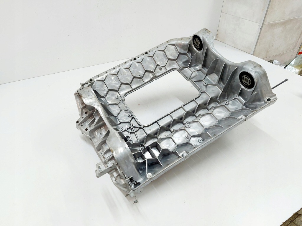 фото №10, Mercedes eqb n243 x243 23r. кронштейн кронштейн двигателя a2433451800