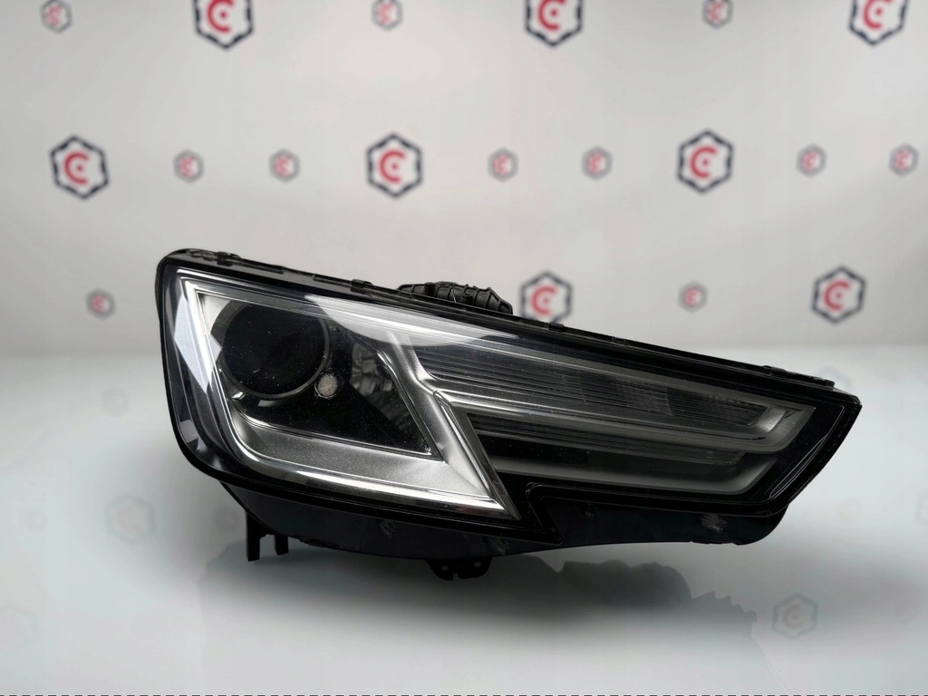 фото №1, Лампа права перед audi a4 b9 ксенон