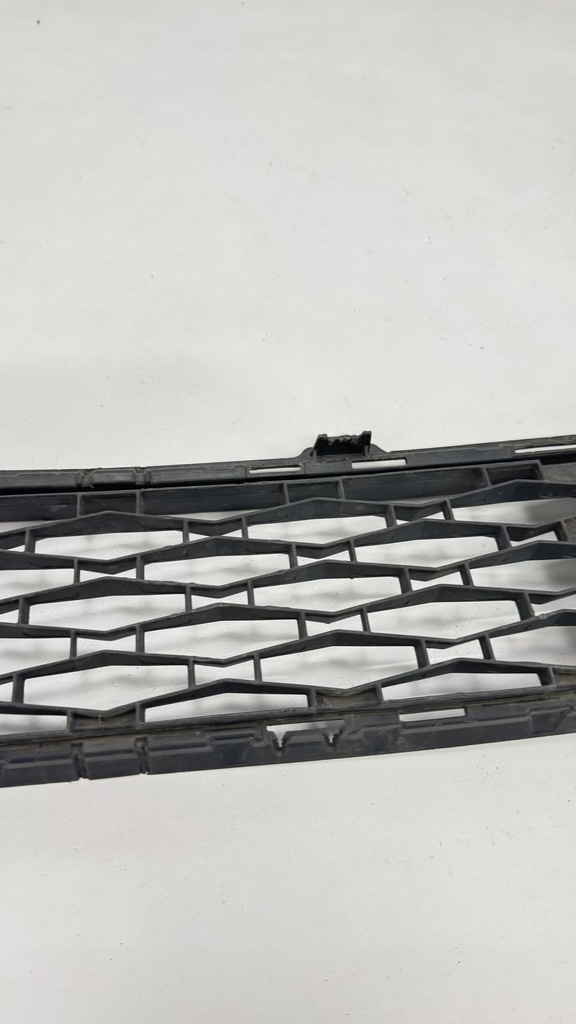 фото №10, Skoda karoq lift 2021 - решётка средняя бампера перед 57a853677c