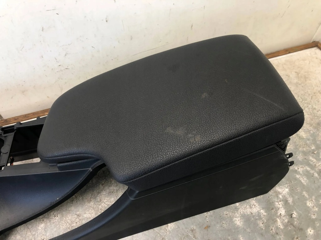 фото №6, Туннель средний подлокотник bmw f30 lci lift 9360522