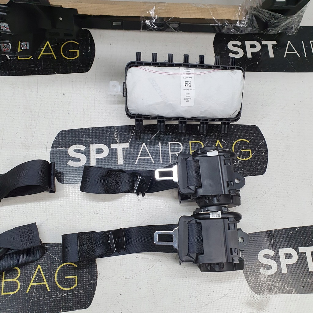 фото №8, Arkana панель приладів консоль подушки безпеки ремені подушка безпеки