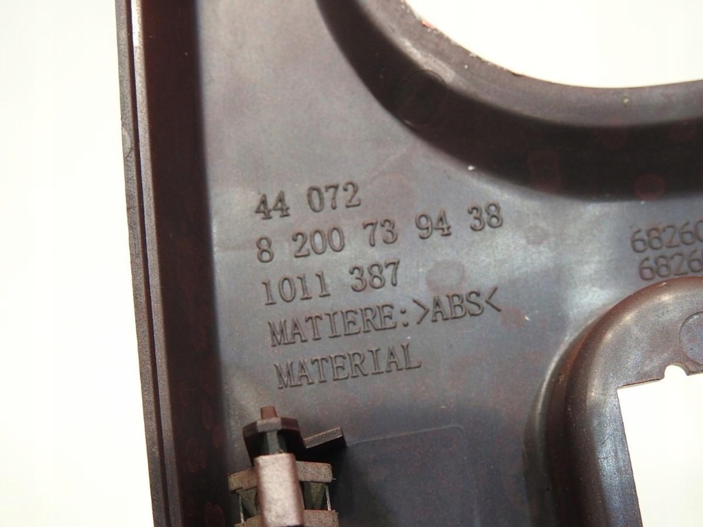 фото №5, Рамка защита консоли dacia sandero i 8200739438