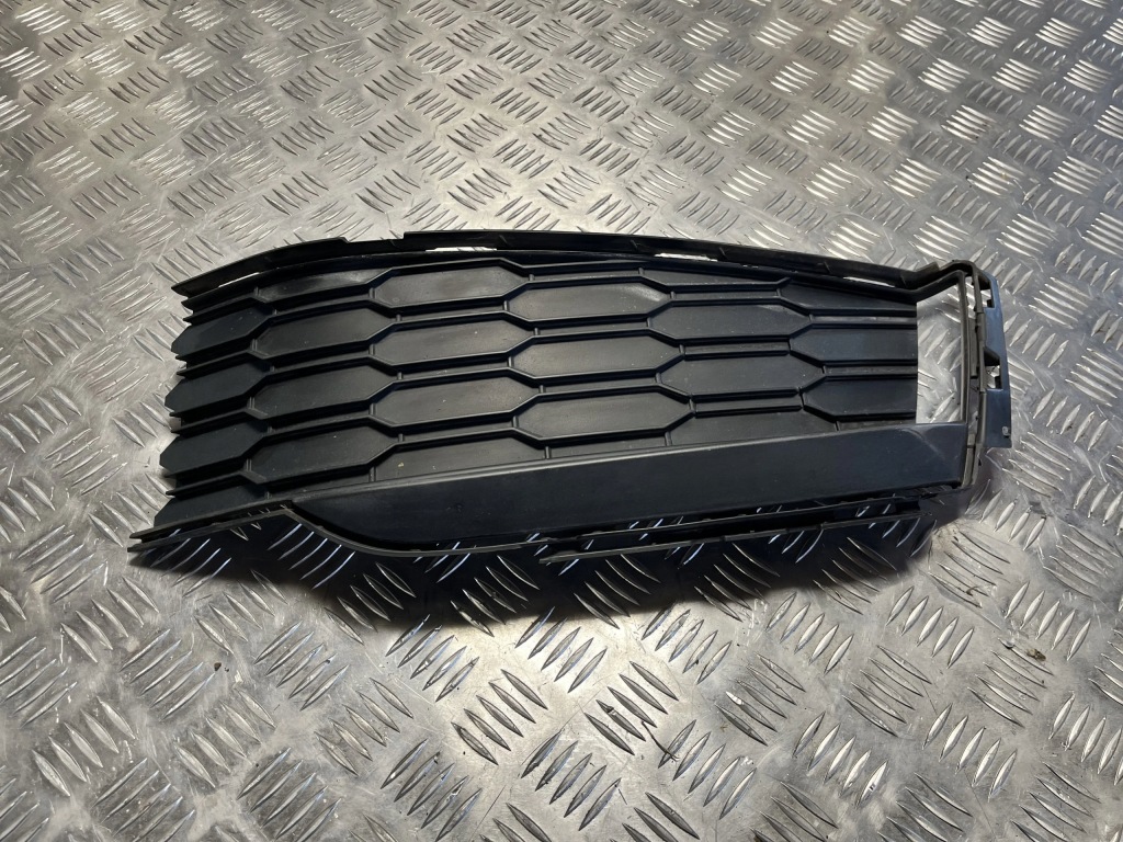 фото №1, Решётка решётка радиатора бампера перед правая skoda kamiq 19-