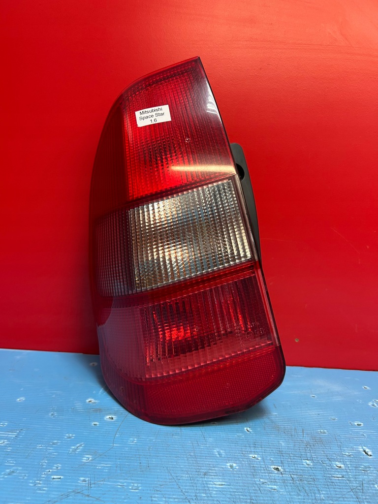 фото №1, Фара лампа ліва задня задня mitsubishi space star 1.6 mr911209