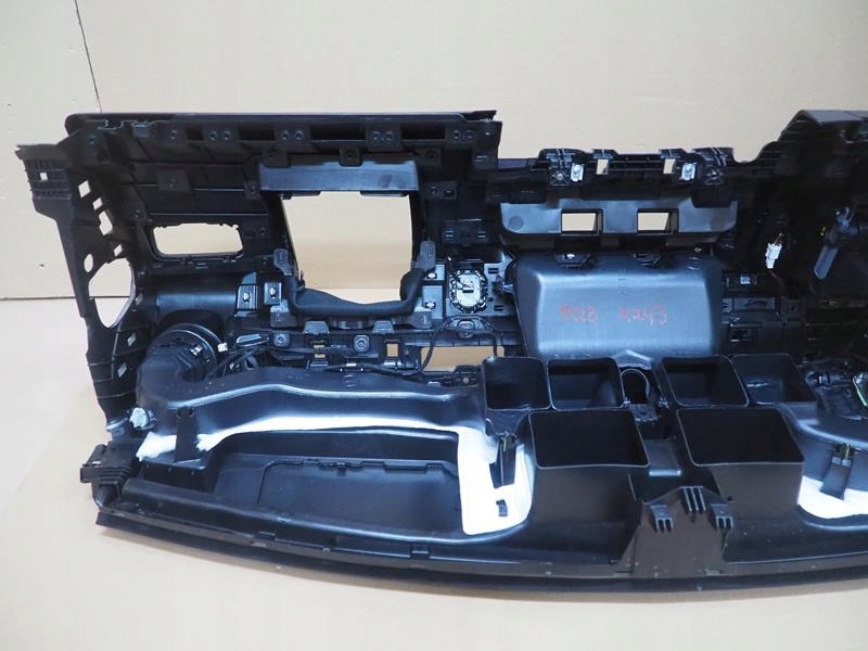 фото №9, Панель приладів консоль подушка безпеки подушки безпеки ремені mercedes eqb x243 glb w247