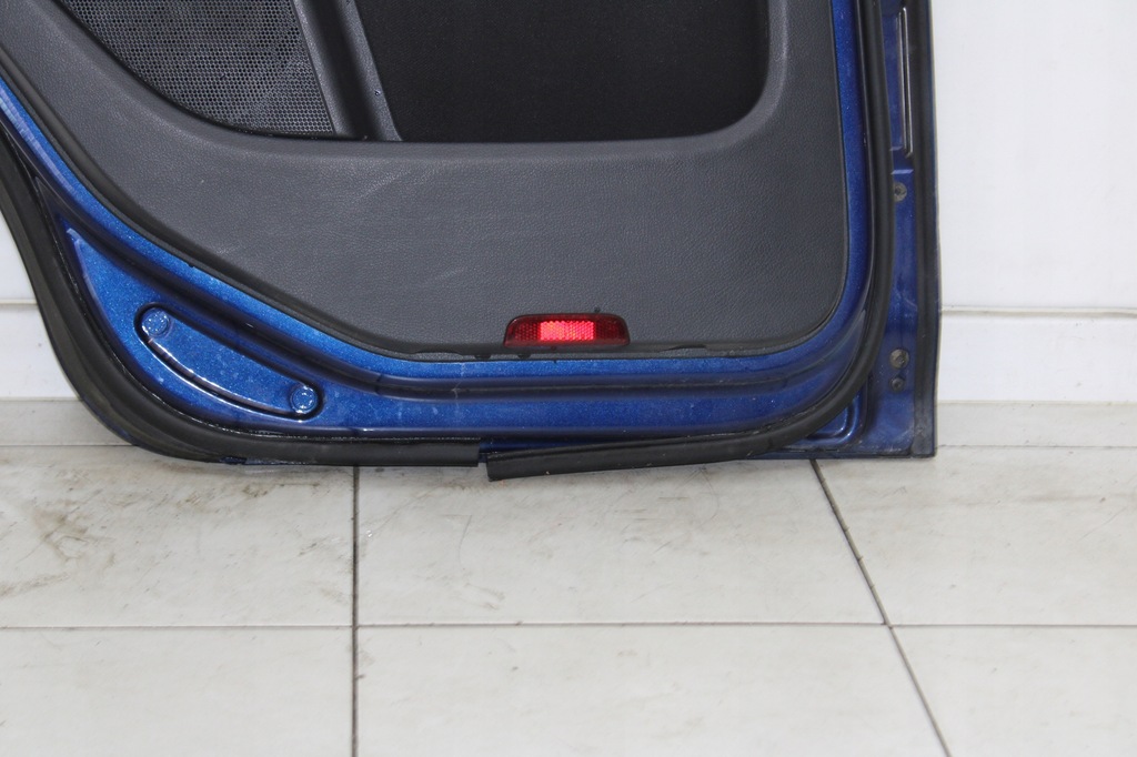 фото №8, Vw golf vi 6 plus 2008r- дверь левый левая задняя задние ld5q - код лакокрасочного покрытия