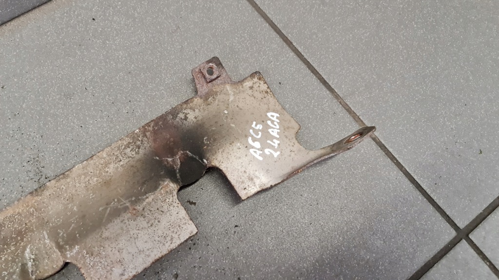 Защита коллектор audi a6 c5 2.4 aga 078253008a Недорого