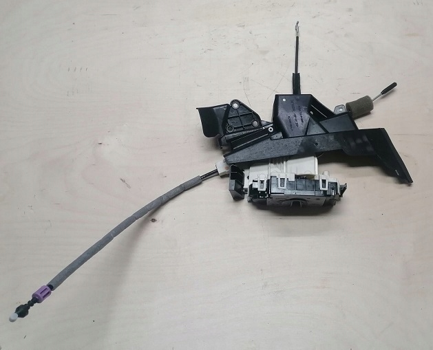 фото №1, Mercedes w204 w212 glk замок дверь левый перед eu