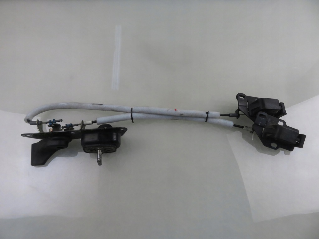 фото №1, Засов крышки peugeot partner ii