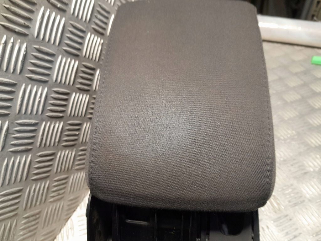 фото №13, Vw golf v подлокотник средний 1k0864251a