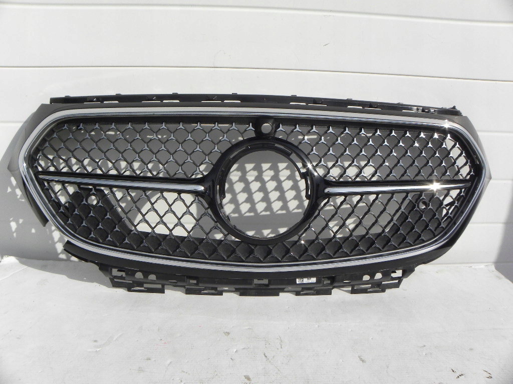 фото №1, Mercedes e-klasa w214 atrapa-gryll w бампер передний