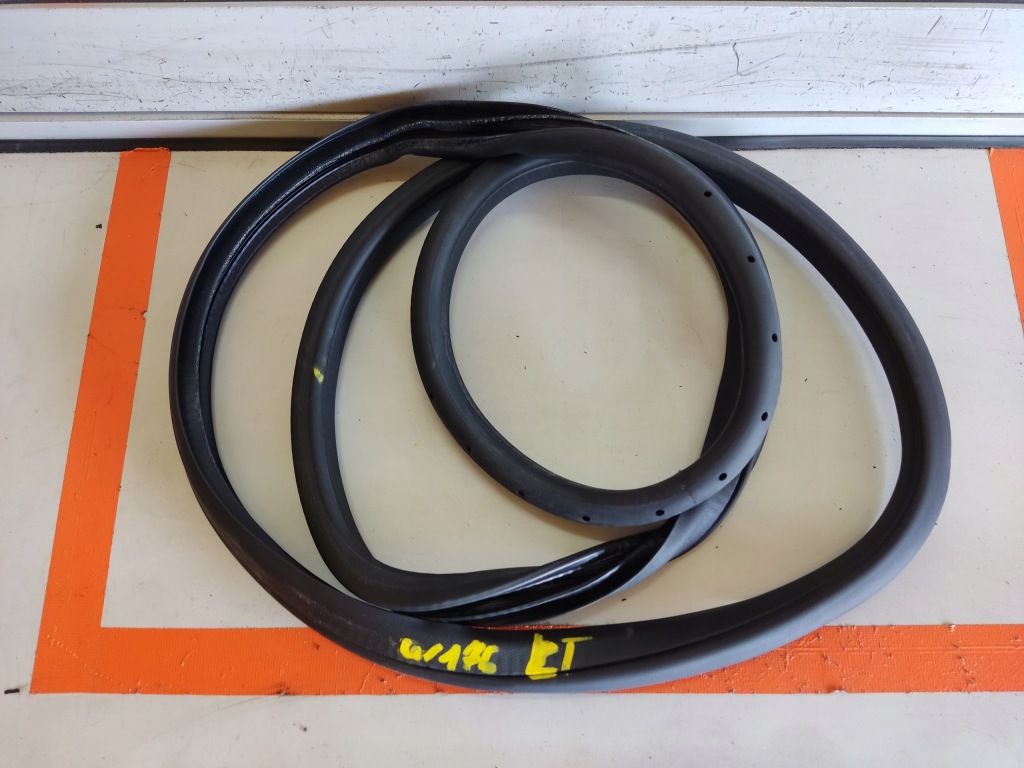 Купити Mercedes w176 прокладка двері лівий задній