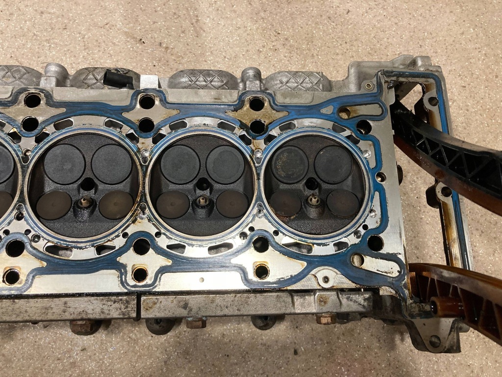 Головка двигуна mercedes-benz cla c117 x117 w117 r1330160900 в Україні