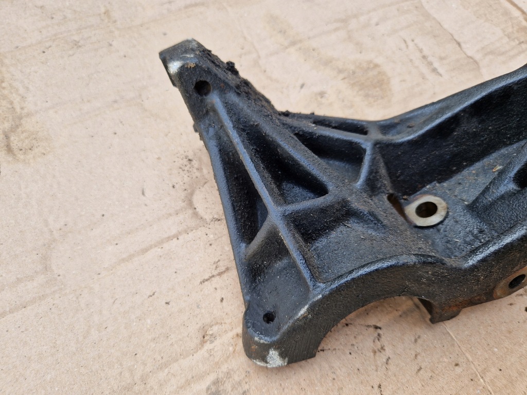 фото №8, Кронштейн опора полуось volvo s80 i 2.5 tdi 074199643