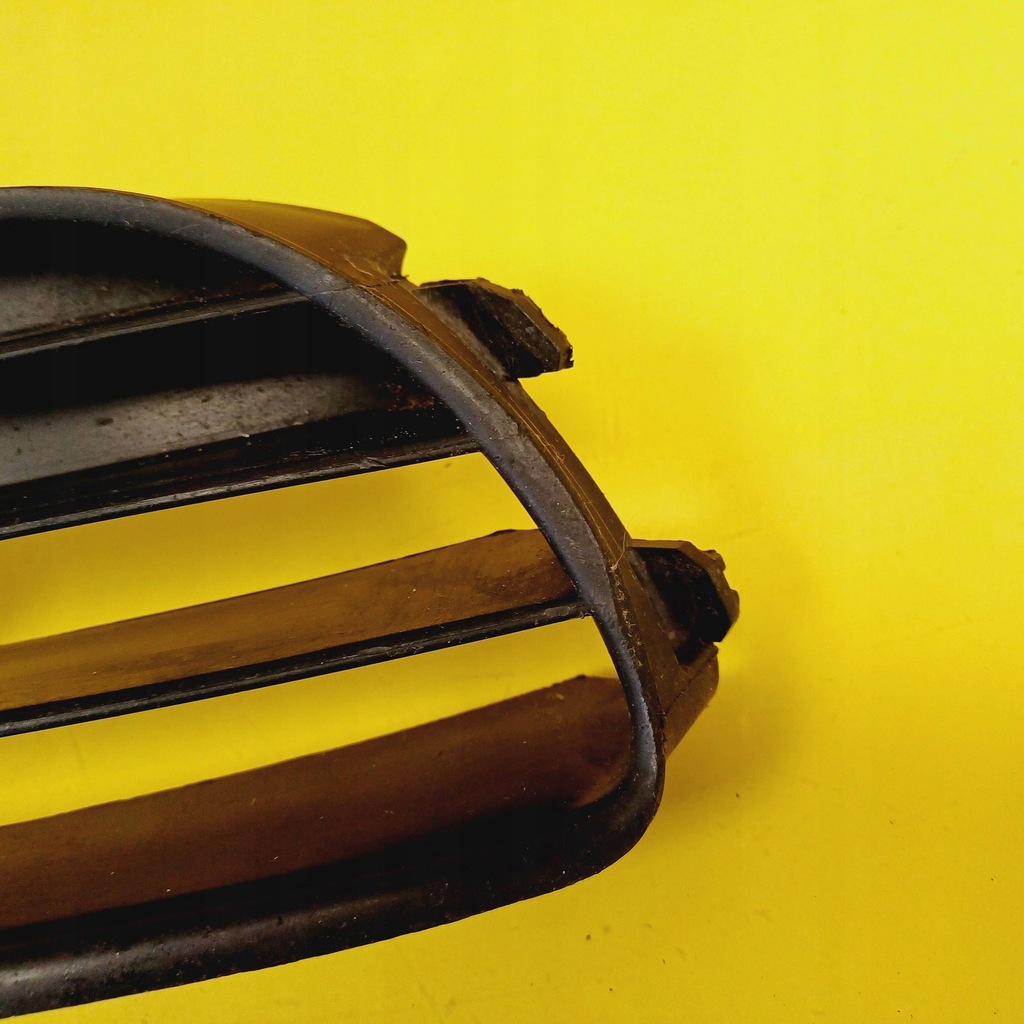 фото №10, Решётка бампера левый перед audi a4 s4 b5 8d 8d0807346b nr85