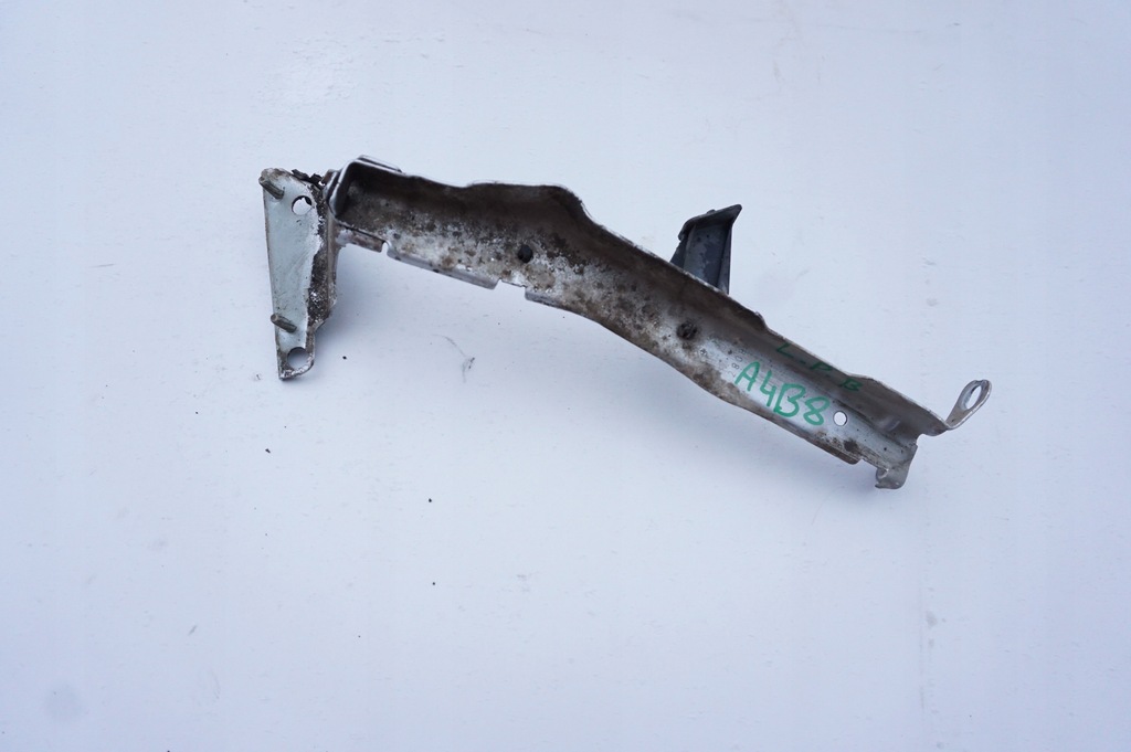 фото №1, Кронштейн крила лівий перед audi a4 b8