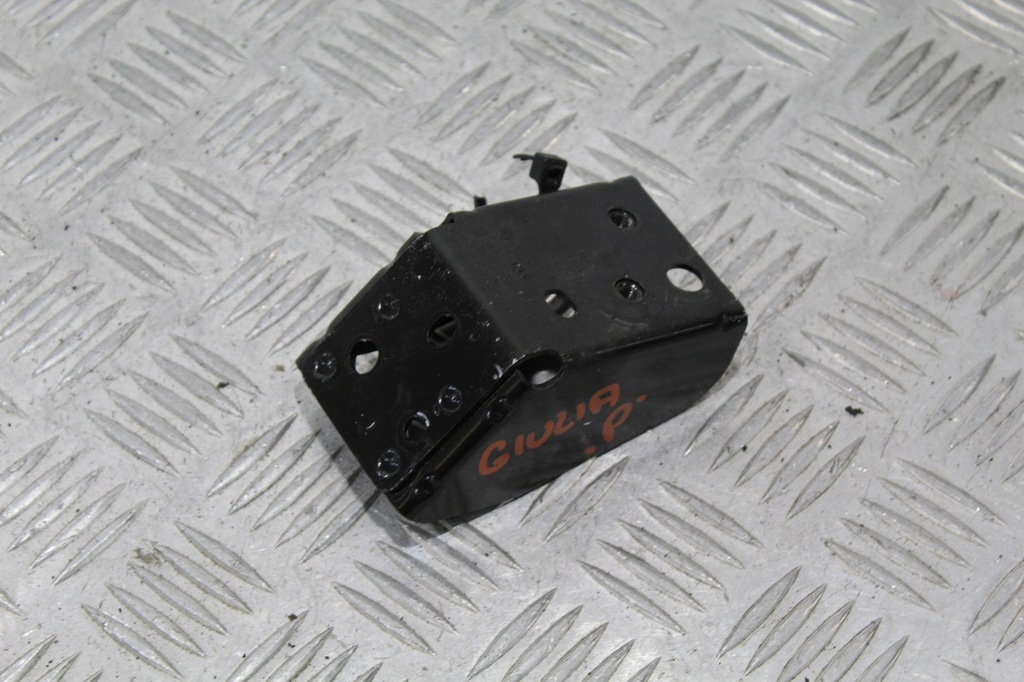 фото №1, Кронштейн кронштейн правое giulia veloce