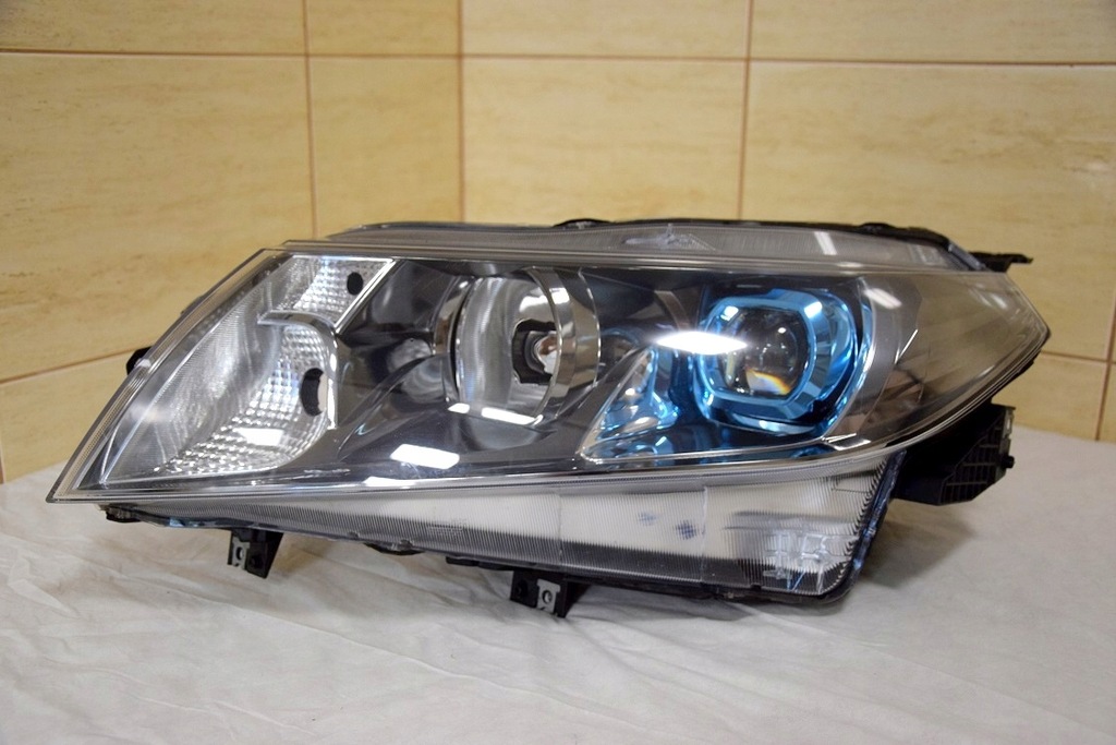 фото №16, Suzuki vitara iii 19-r. передня лампа перед ładna