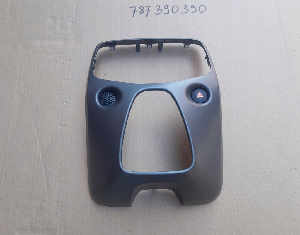 фото №1, Toyota aygo ii lift 19/22r 1.0i рамка радио