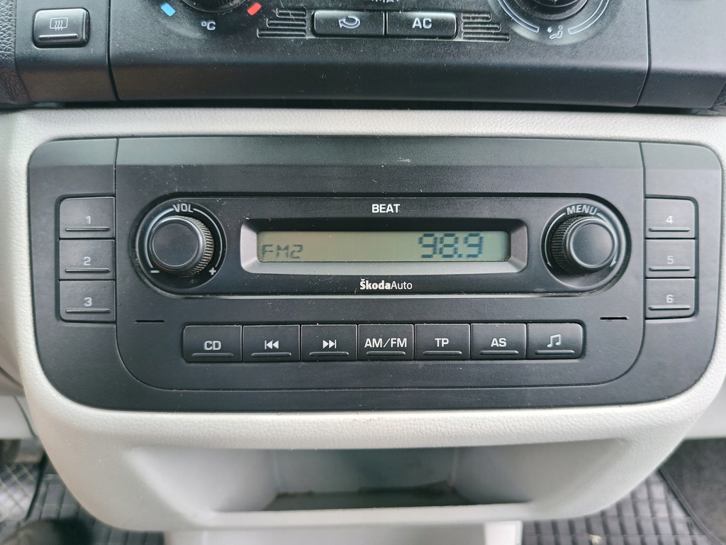 фото №1, Skoda roomster 06-15 радіо оригінальні cd brakuje код