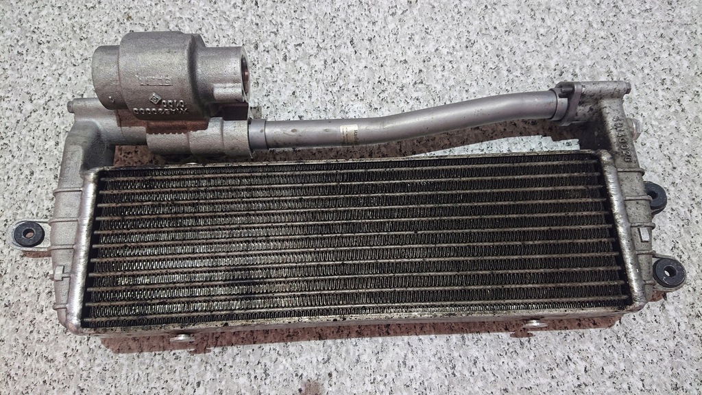 фото №2, Радиатор масла audi r8 420117015a