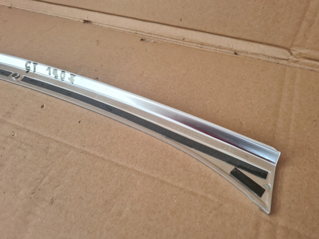 фото №6, Mercedes gt w190 молдинг захист поріг багажника