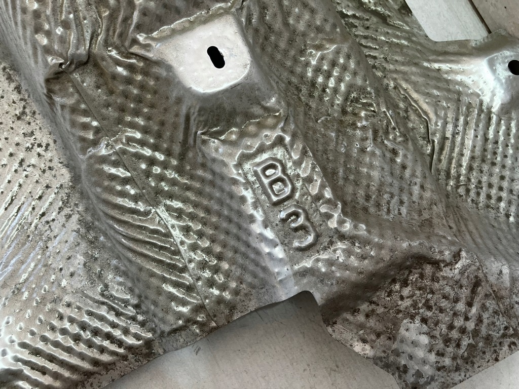 фото №8, C-hr chr 2.0 гибрид защита тепловая глушителя