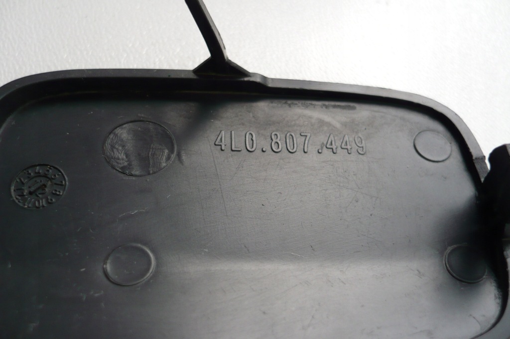 Audi q7 заглушка фаркоп бампер задняя 05- левая Недорого