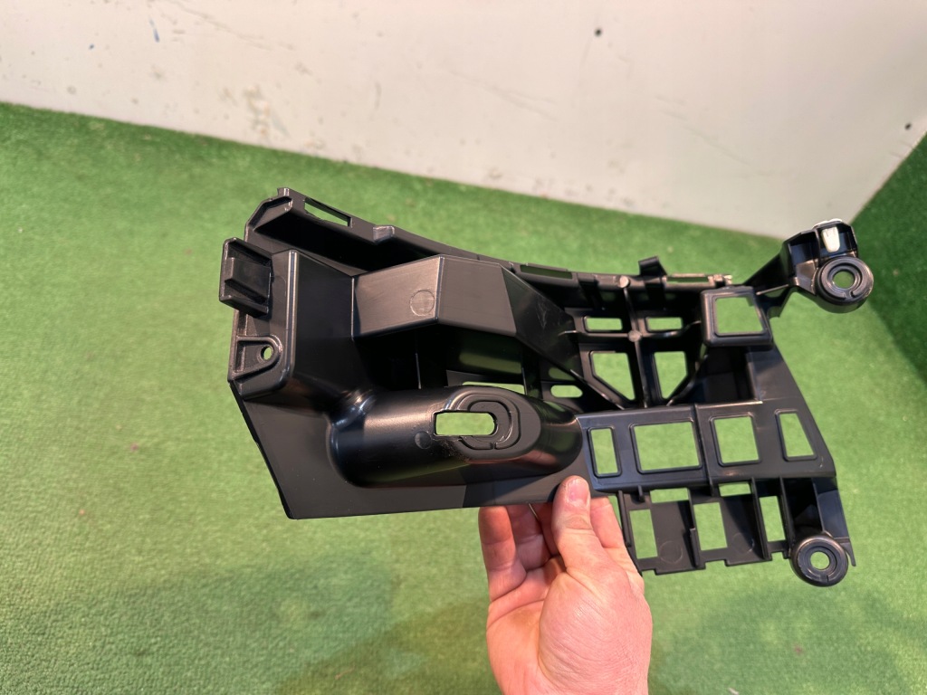 Купити Porsche macan 95b кронштейн напрямна бампера правий задня задній 95b807572a