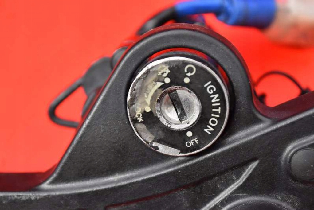 фото №11, Замок запалювання ключ кришка заливної пального замок задній сидіння yamaha mt-03 abs