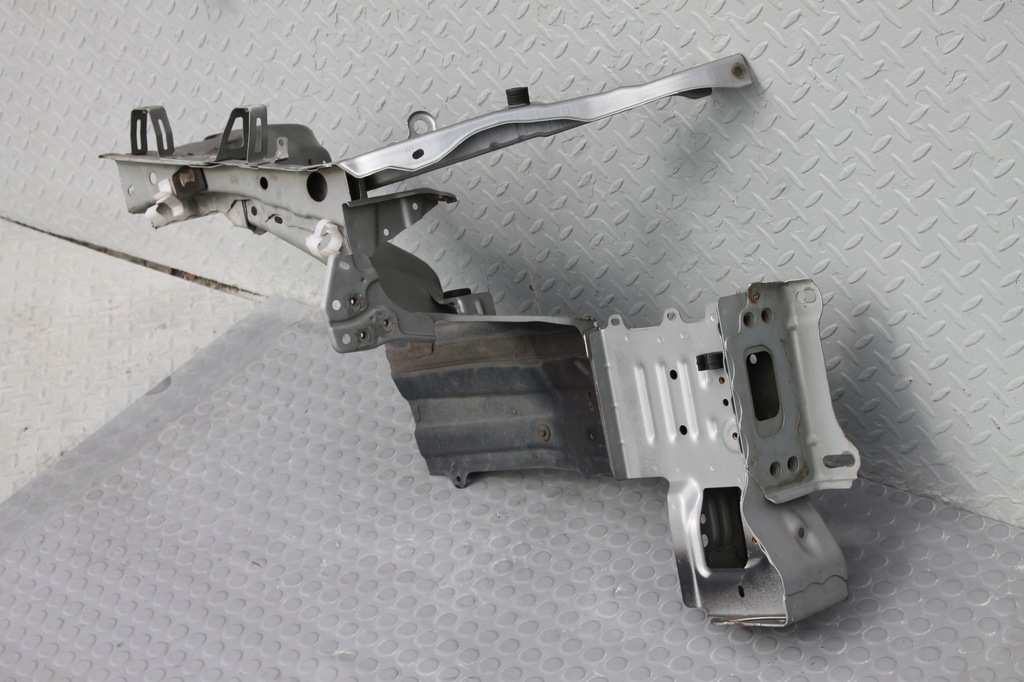 фото №4, Чверть панель фари правий перед avensis t27 09-15