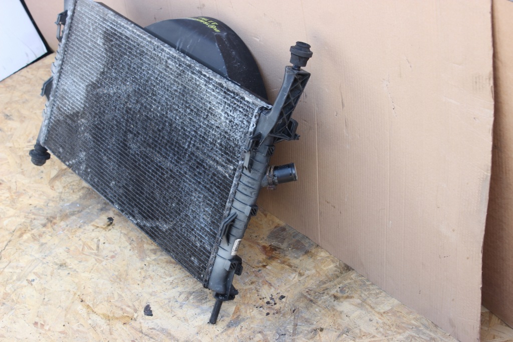 Радіатор води накладка transit mk7 2.2 tdci 06-13r Недорого